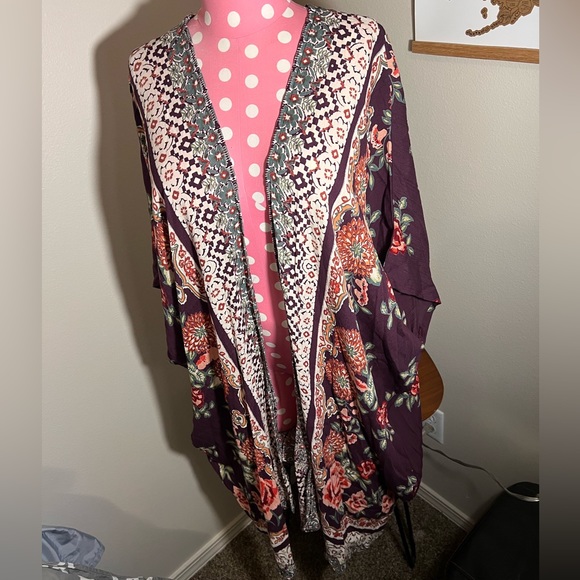 Angie Tops - NWT Angie Floral Kimono Duster Size Medium
